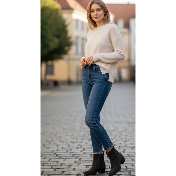 Stuart Weitzman Shoes - Stuart Weitzman Boots Ankle Grey Suede Size 10